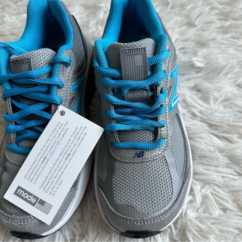 New Balance Womens 1540v3 Sneakers Silver Blue New In Box Size 5 Extra Narrow - Picture 3 of 8